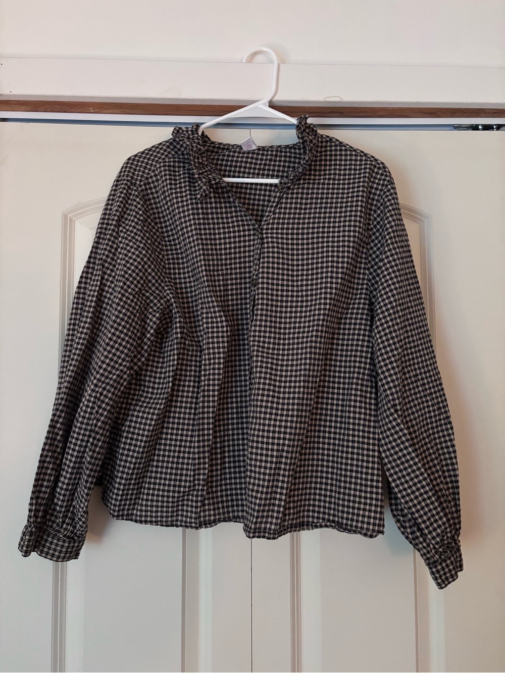 Old Navy Black and White Gingham Ruffle Collar Blouse